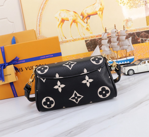 ルイヴィトンバッグ側面デザイン